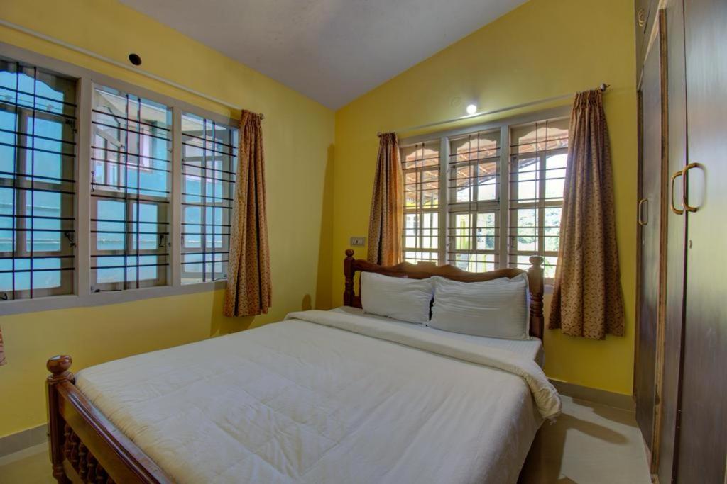 Green Land Estate Homestay 5 Rooms With Garden View Madikeri Bagian luar foto